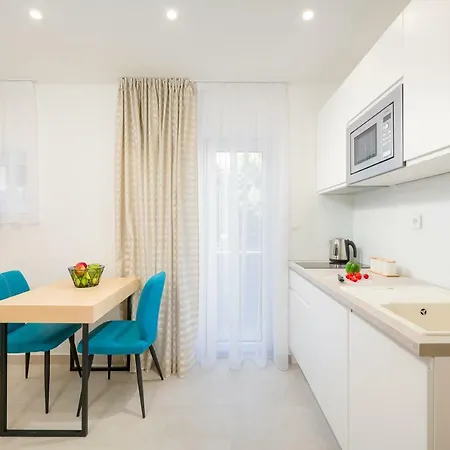 Lyra Apartment