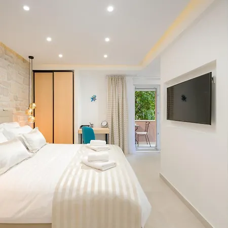 Lyra Apartment